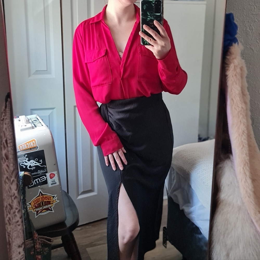 Women’s Red Anne Taylor Long-Sleeve Blouse